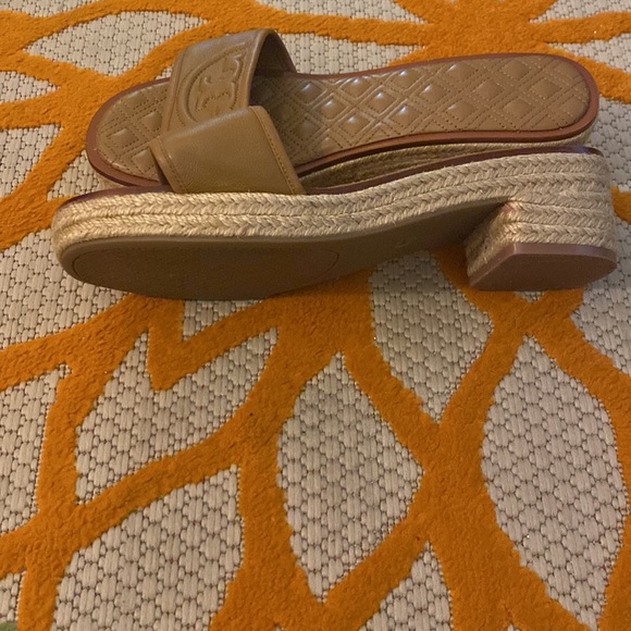 Tory Burch shoes size 11 good condition wore once neutral color. All leather. - Picture 2 of 4